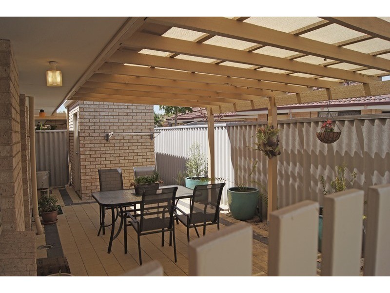 8,2 Loaring Street, Mandurah WA 6210