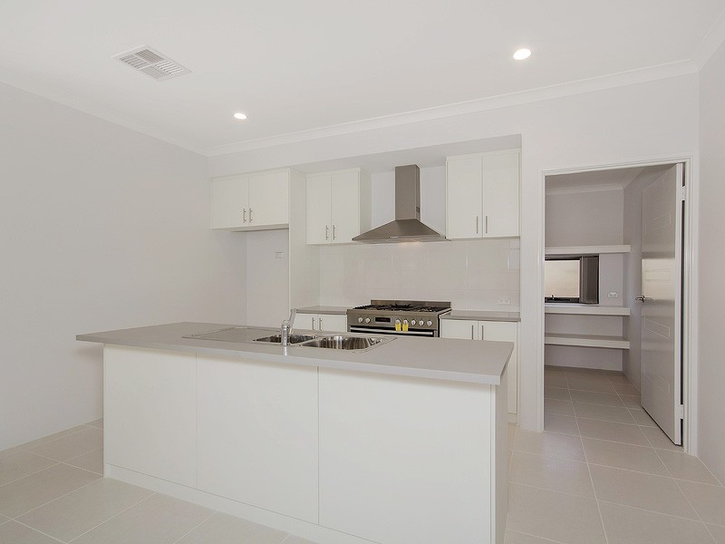 12 18 Banksia Terrace, South Yunderup WA 6208