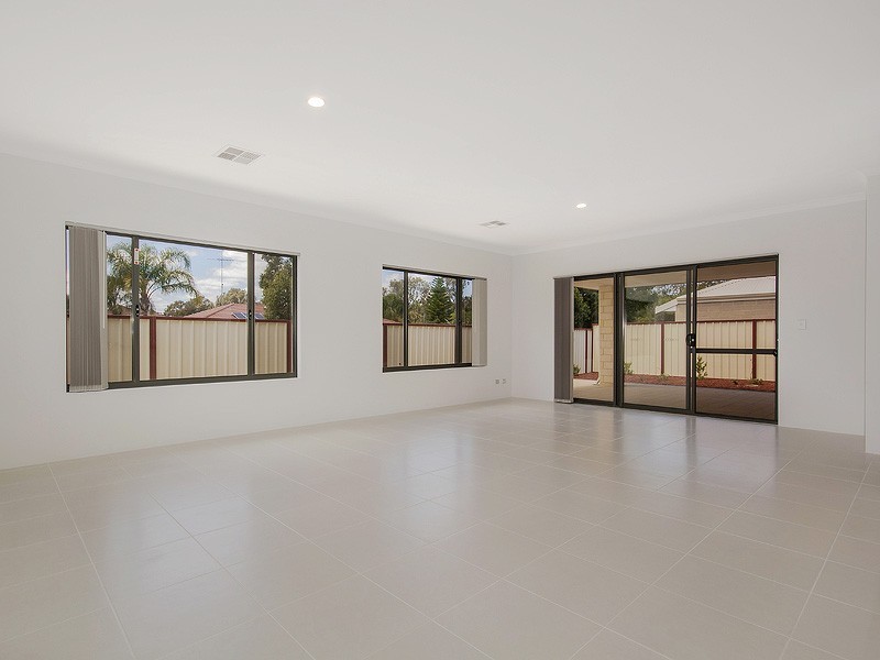 12 18 Banksia Terrace, South Yunderup WA 6208