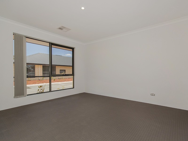 12 18 Banksia Terrace, South Yunderup WA 6208