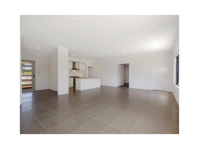 16 18 Banksia Terrace, South Yunderup WA 6208