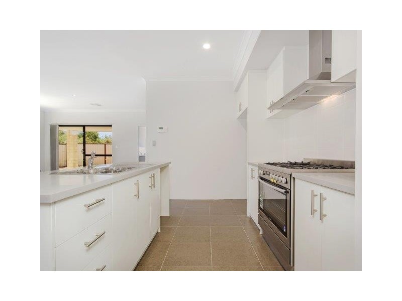 16 18 Banksia Terrace, South Yunderup WA 6208