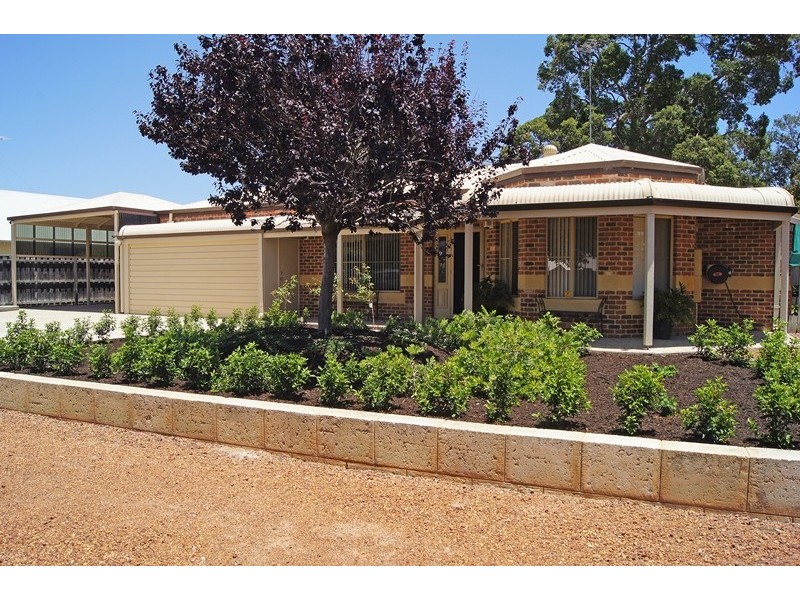 17 Macquarie Drive, Coodanup WA 6210