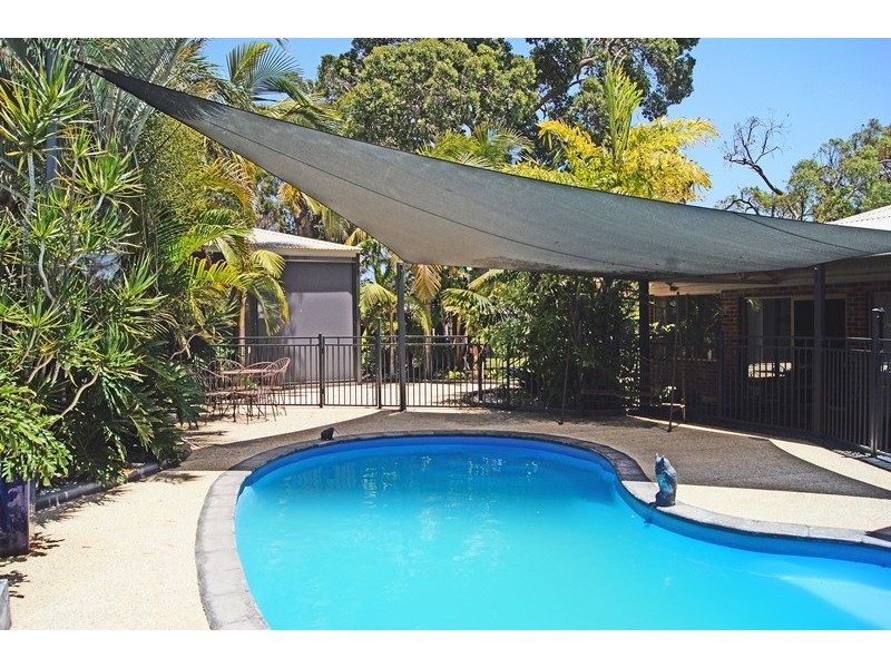 17 Macquarie Drive, Coodanup WA 6210