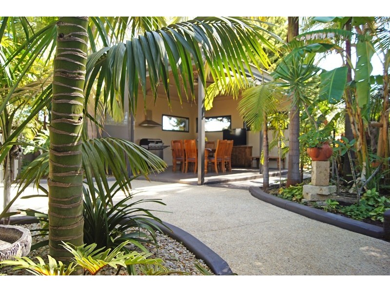 17 Macquarie Drive, Coodanup WA 6210