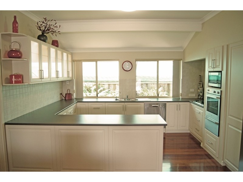 17 Macquarie Drive, Coodanup WA 6210