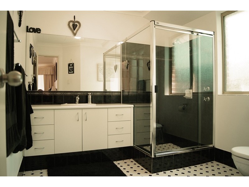 17 Macquarie Drive, Coodanup WA 6210