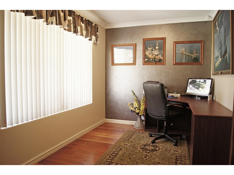 17 Macquarie Drive, Coodanup WA 6210