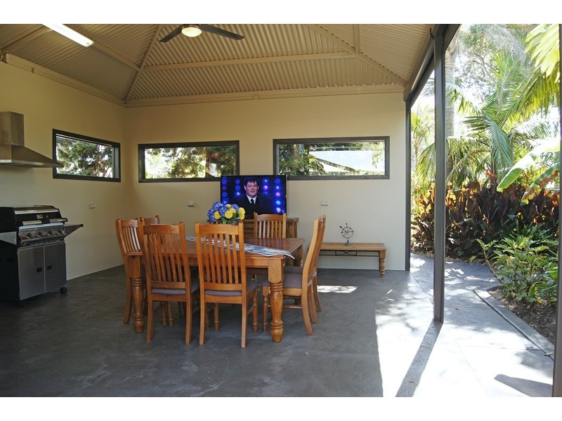 17 Macquarie Drive, Coodanup WA 6210