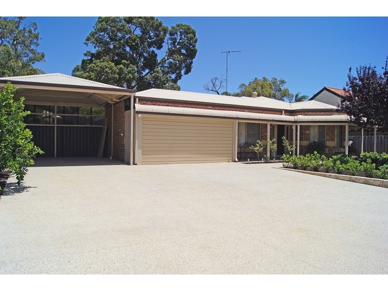 17 Macquarie Drive, Coodanup WA 6210