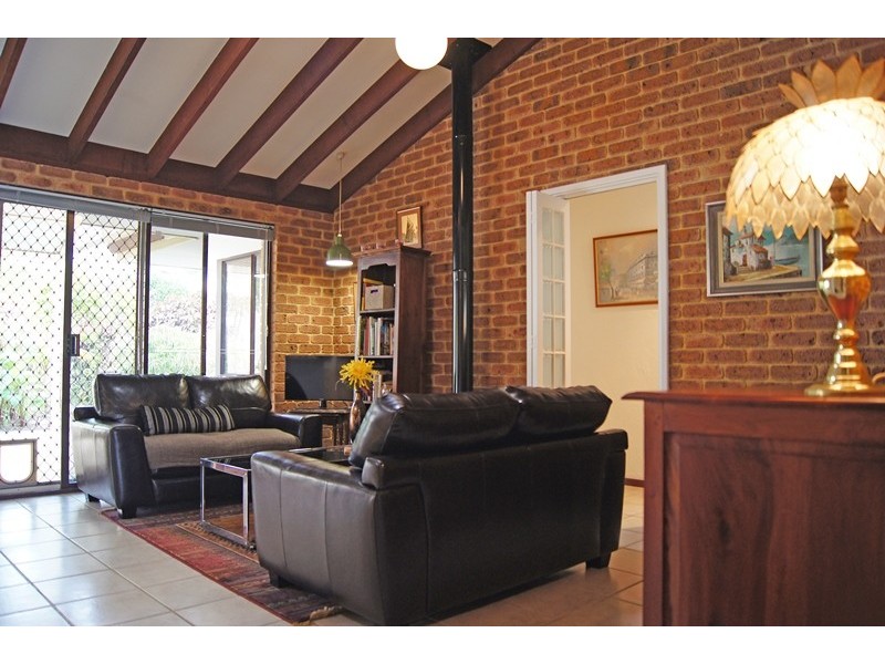 3 Windera Close, Dudley Park WA 6210