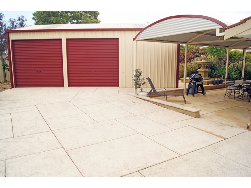 3 Windera Close, Dudley Park WA 6210