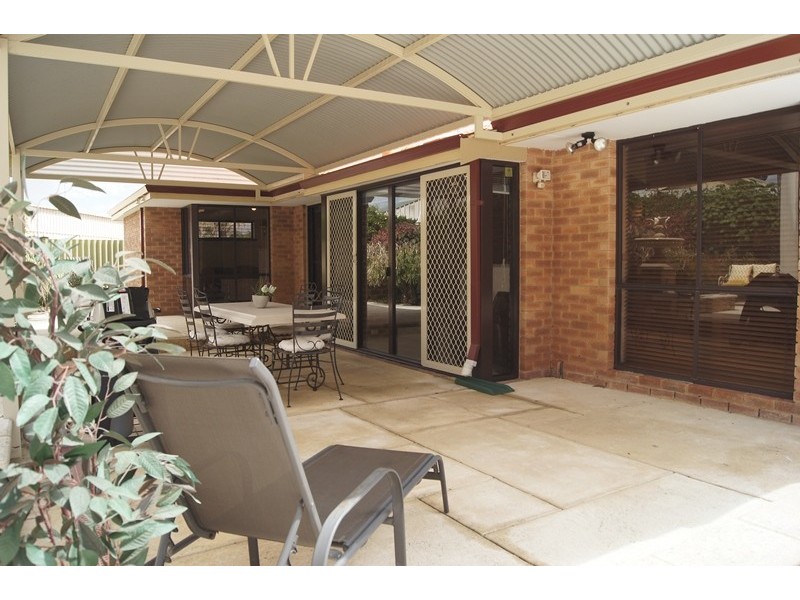 3 Windera Close, Dudley Park WA 6210