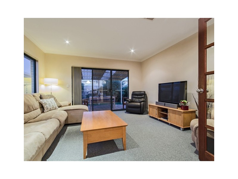 7 Paperbark Way, Wannanup WA 6210