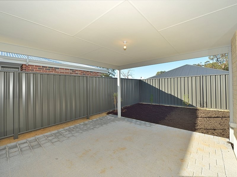 6 Blanche Crescent, Lakelands WA 6180