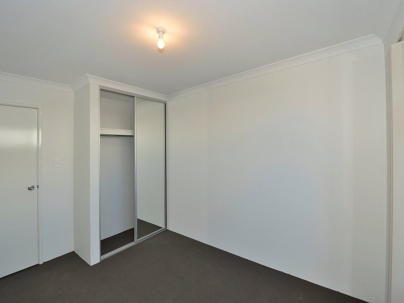 6 Blanche Crescent, Lakelands WA 6180