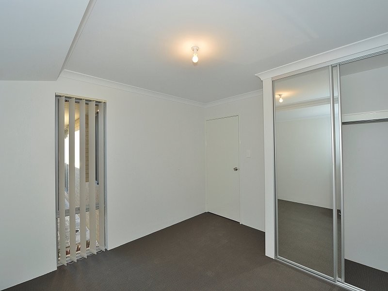 6 Blanche Crescent, Lakelands WA 6180