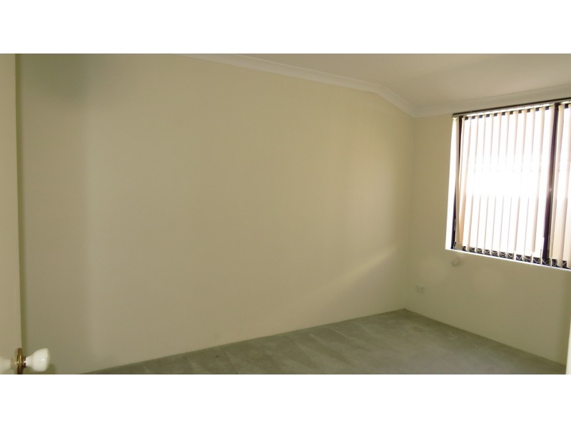 7 Columbus Street, Dudley Park WA 6210
