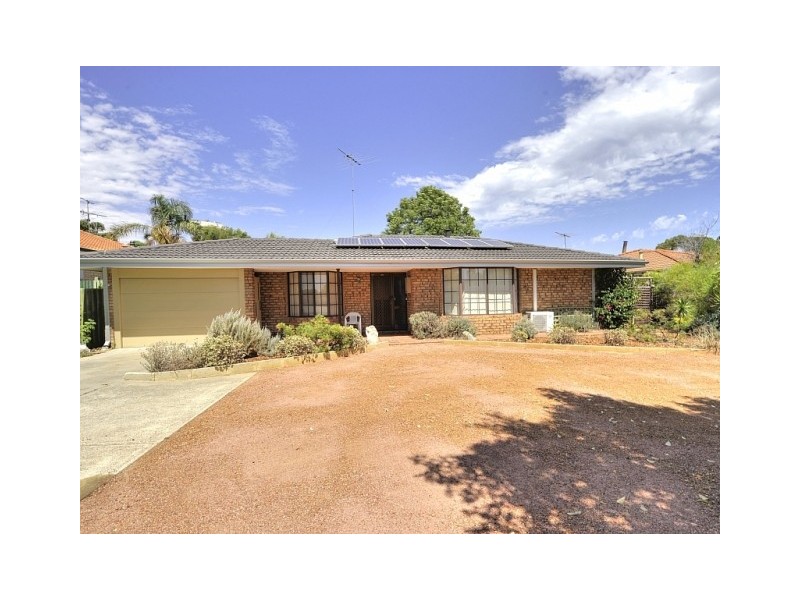 15 Oaklands Av, Halls Head WA 6210