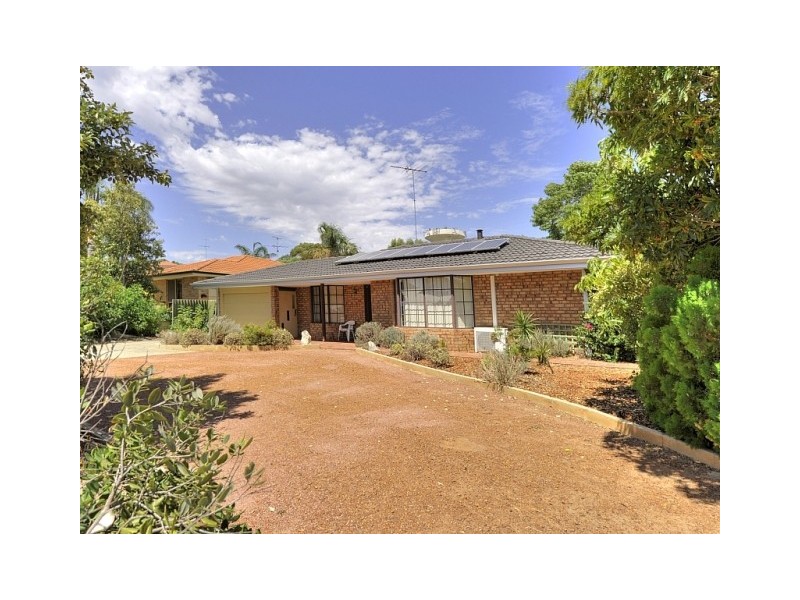 15 Oaklands Av, Halls Head WA 6210