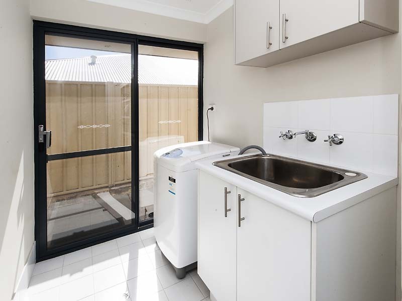 7 Loretta Parkway, Lakelands WA 6180