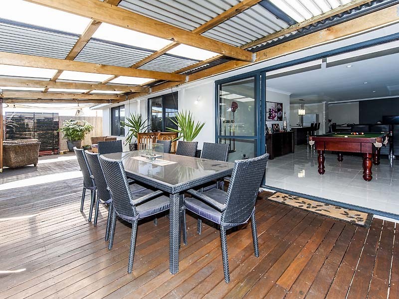 7 Loretta Parkway, Lakelands WA 6180