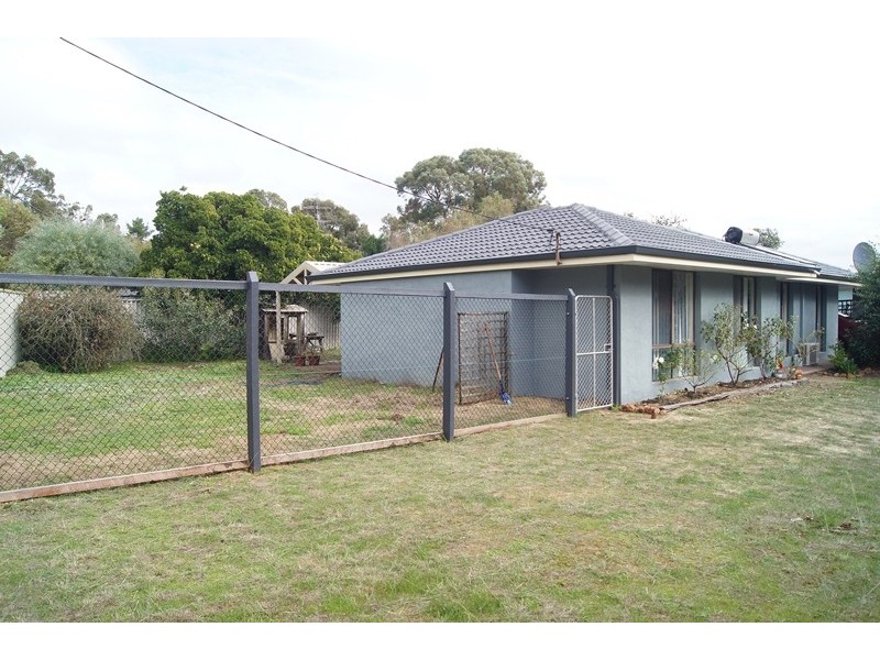 21 Mclarty Street, Dwellingup WA 6213