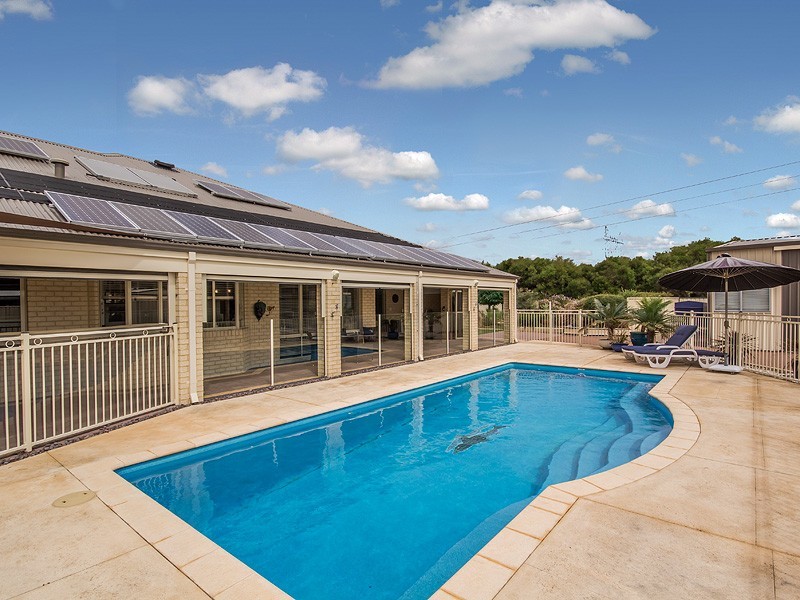 61 Country Rd, Pinjarra WA 6208