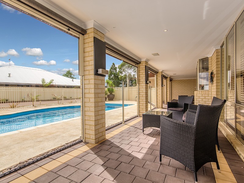 61 Country Rd, Pinjarra WA 6208