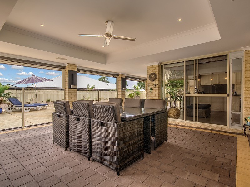 61 Country Rd, Pinjarra WA 6208