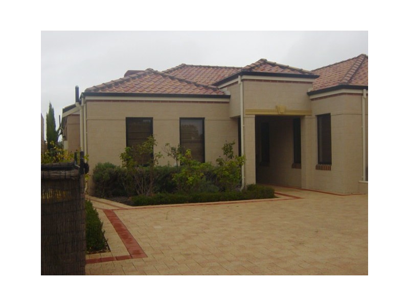 12 Condor Mews, Halls Head WA 6210