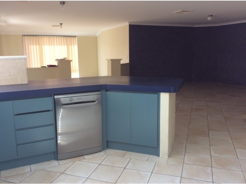 159 Peelwood Parade, Halls Head WA 6210