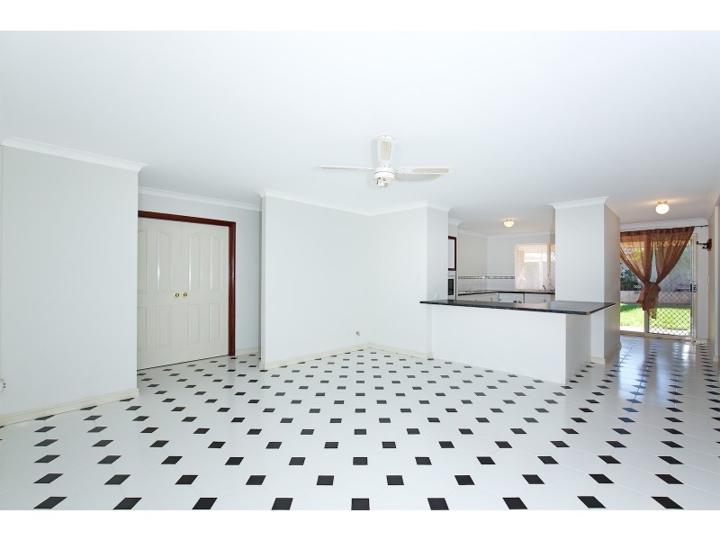 6 Chennile Vista, Halls Head WA 6210