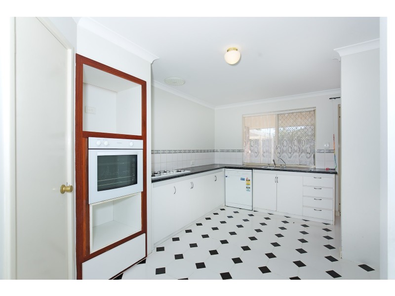 6 Chennile Vista, Halls Head WA 6210