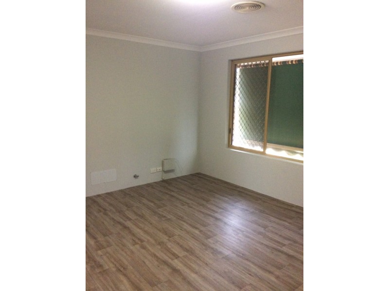 10 Foster Street, Coodanup WA 6210