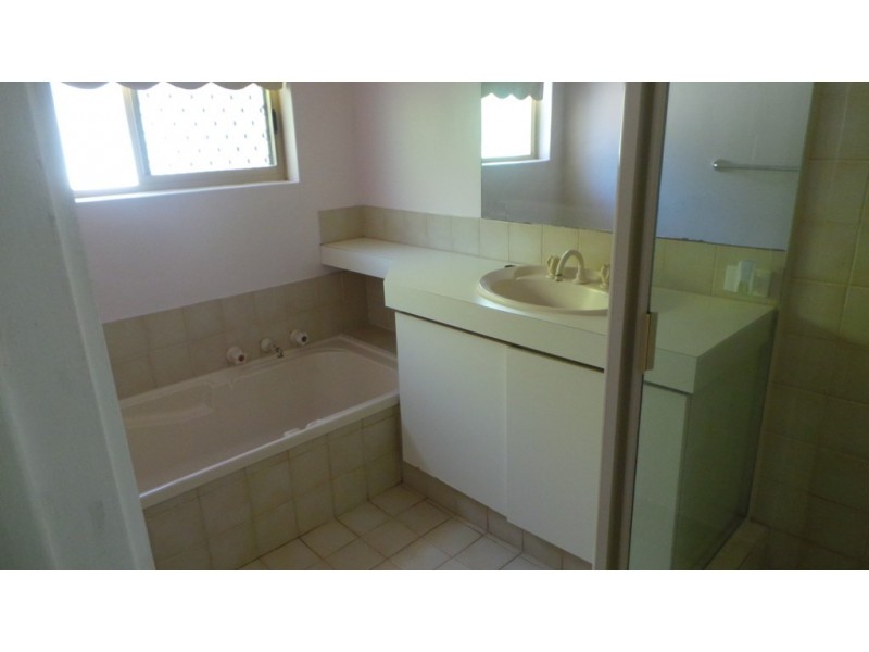 10 Foster Street, Coodanup WA 6210