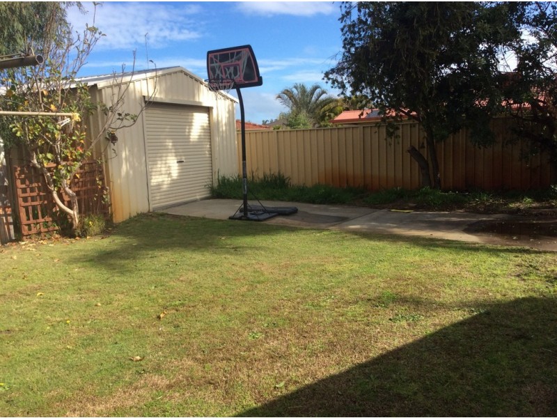 10 Foster Street, Coodanup WA 6210