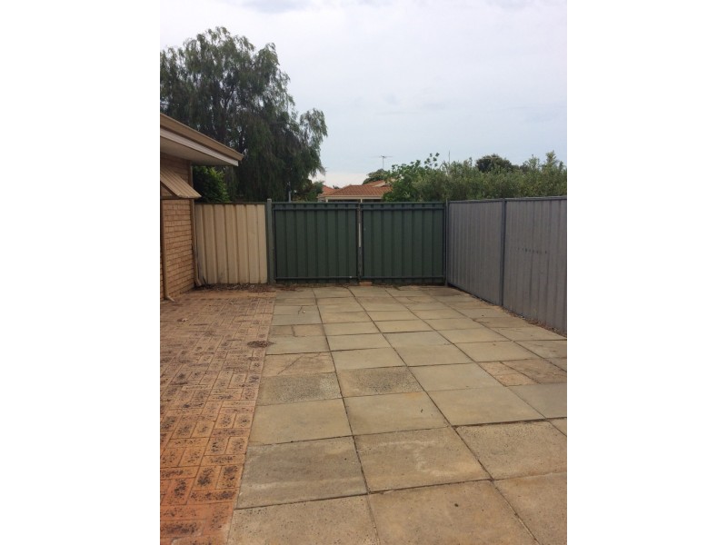 10 Foster Street, Coodanup WA 6210