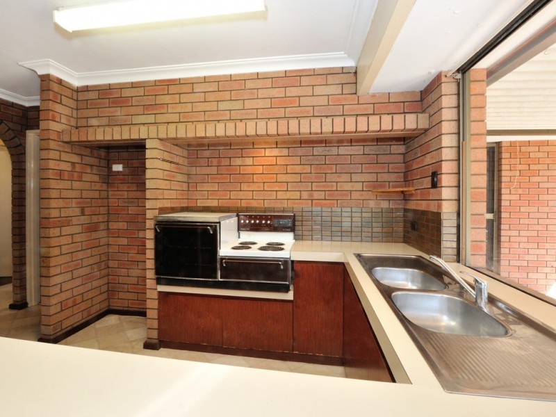 4 Evandale Street, Dudley Park WA 6210