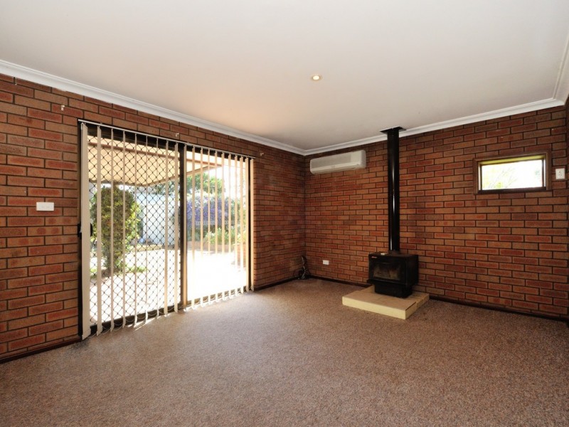 4 Evandale Street, Dudley Park WA 6210