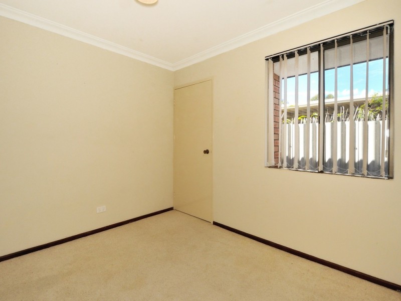 4 Evandale Street, Dudley Park WA 6210