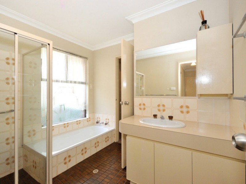 4 Evandale Street, Dudley Park WA 6210