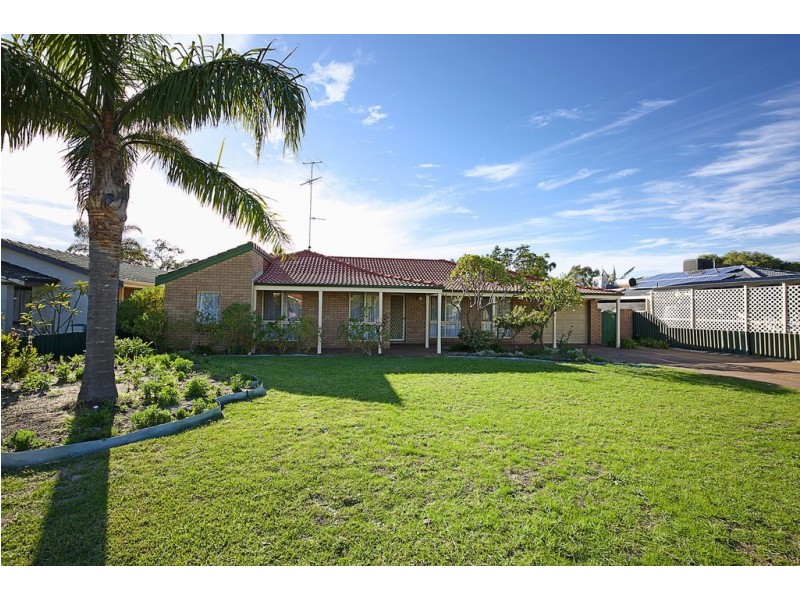 8 Sandalwood Pde, Halls Head WA 6210