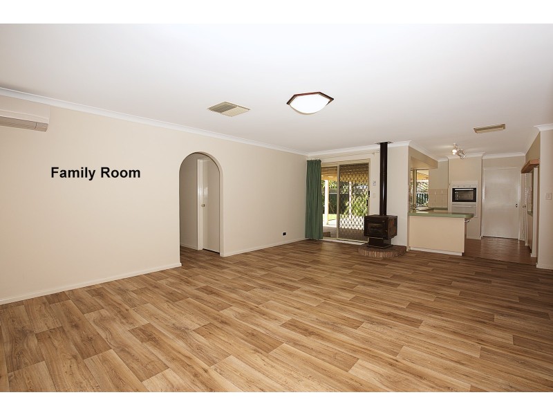 8 Sandalwood Pde, Halls Head WA 6210