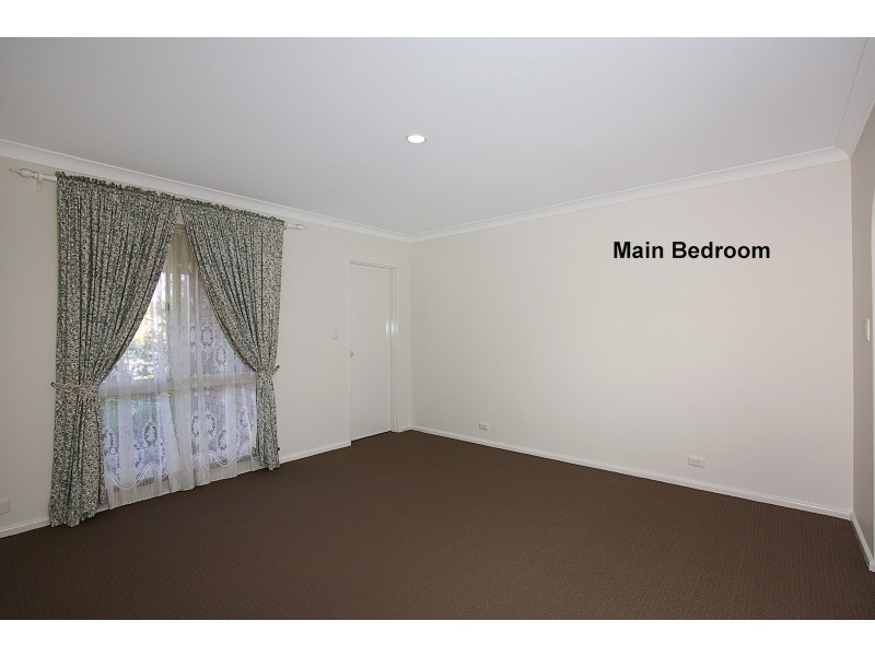 8 Sandalwood Pde, Halls Head WA 6210