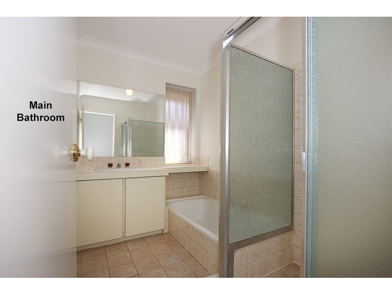 8 Sandalwood Pde, Halls Head WA 6210