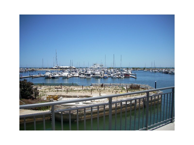 1/12 Cannaregio Square, Mandurah WA 6210