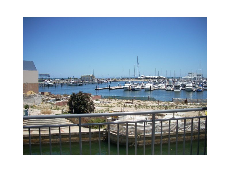 1/12 Cannaregio Square, Mandurah WA 6210