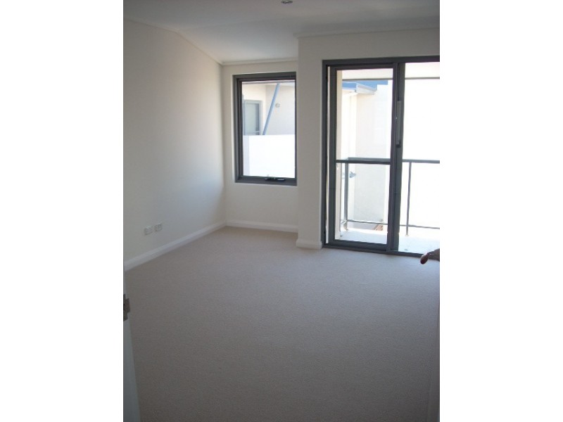 1/12 Cannaregio Square, Mandurah WA 6210