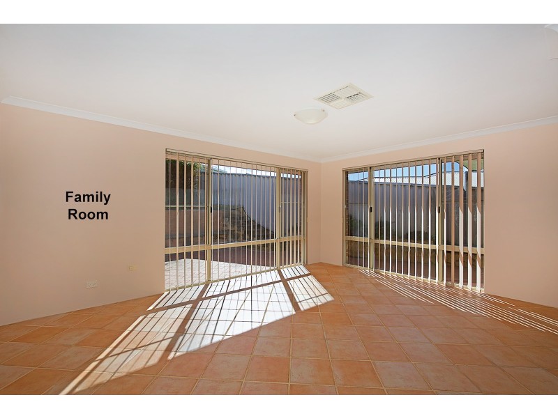 14 Peron Place, San Remo WA 6210